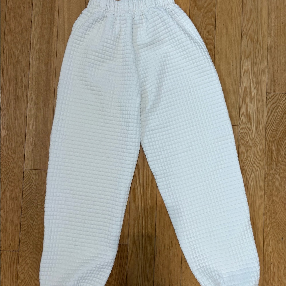 Princess Polly Arabella White Waffle Knit Sweatpants (Size 0) - Picture 2 of 5